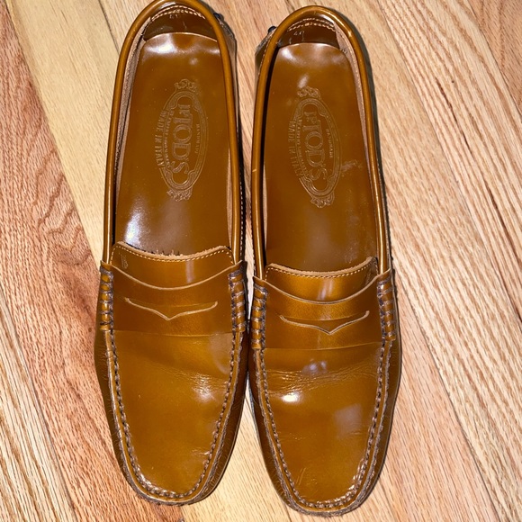 TOD’S Handmade Leather Driving Loafers - Picture 1 of 9